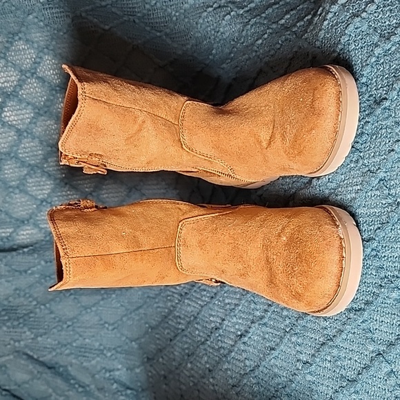 CAT & JACK BOOTS GIRLS SIZE 10 TAN - Picture 2 of 5